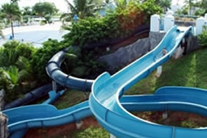 ウォータースライダー