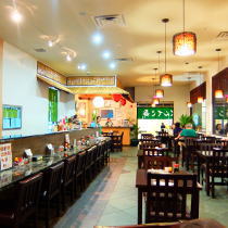 てんてこ舞の店内